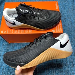 nike metcon 5 black white gum
